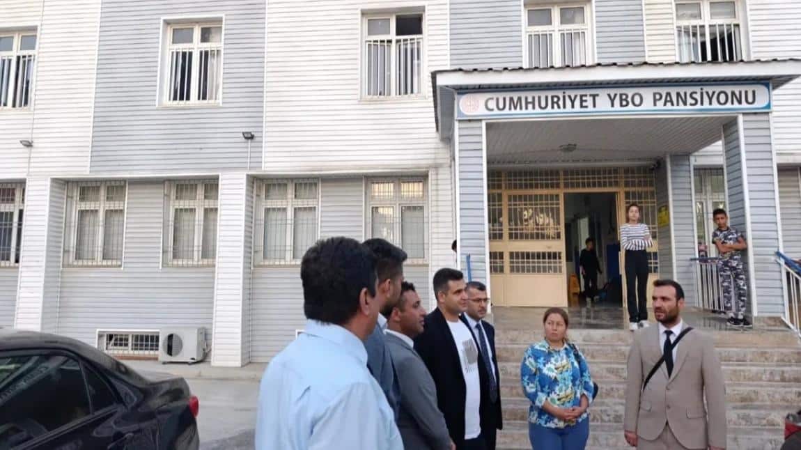İlçe Kaymakamımız okulumuzu ziyaret etti.